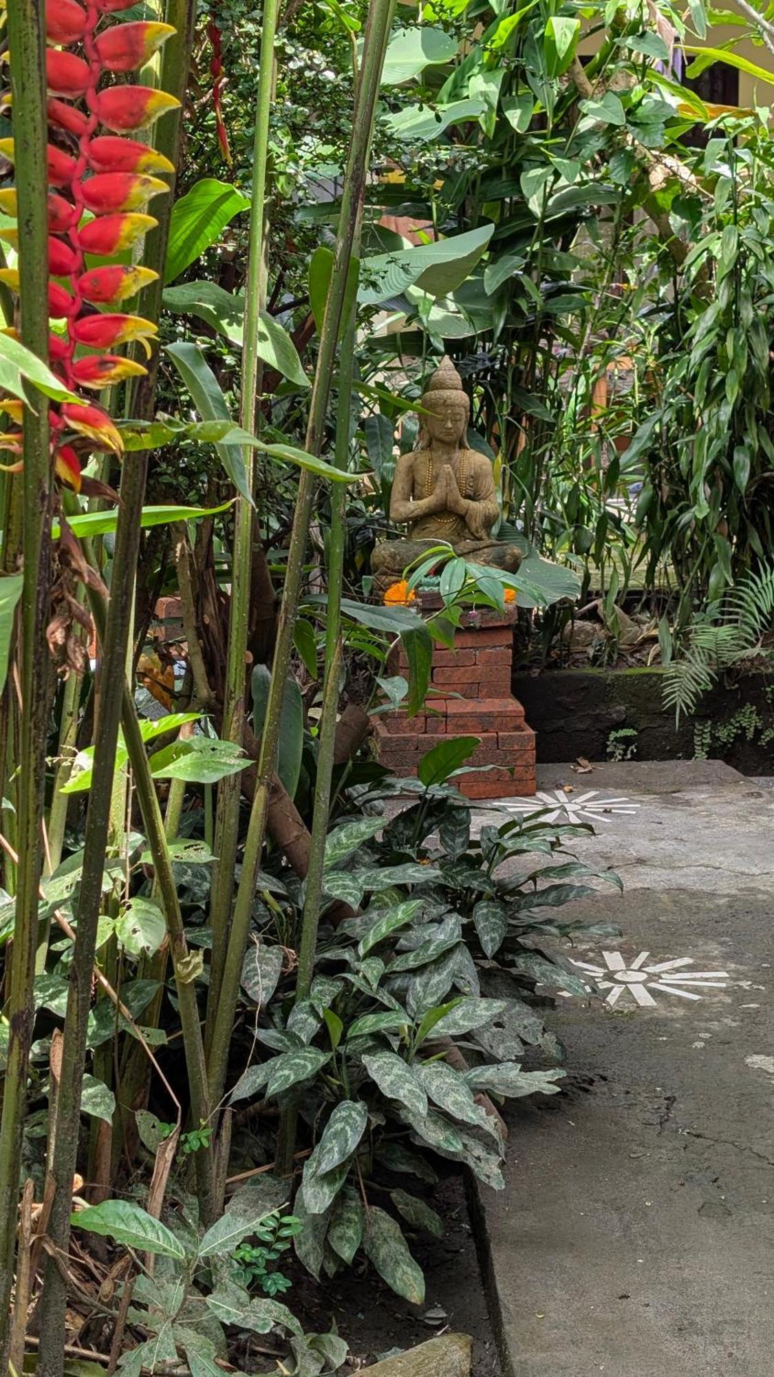 Krisda Ubud Guest House ภายนอก รูปภาพ
