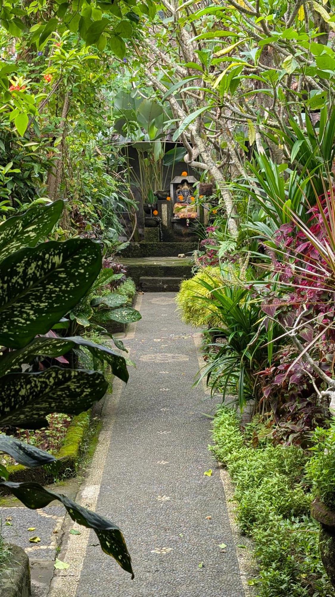 Krisda Ubud Guest House ภายนอก รูปภาพ