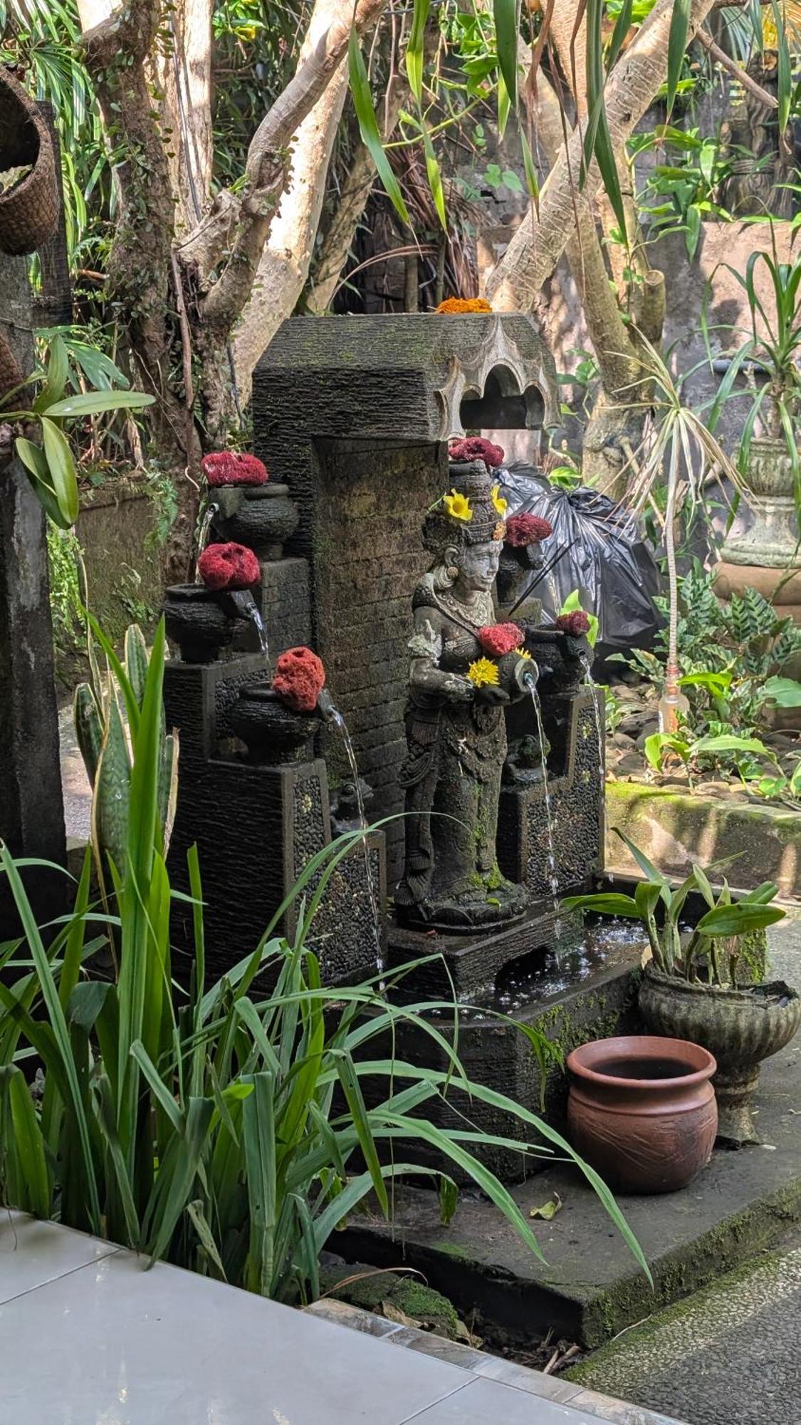 Krisda Ubud Guest House ภายนอก รูปภาพ