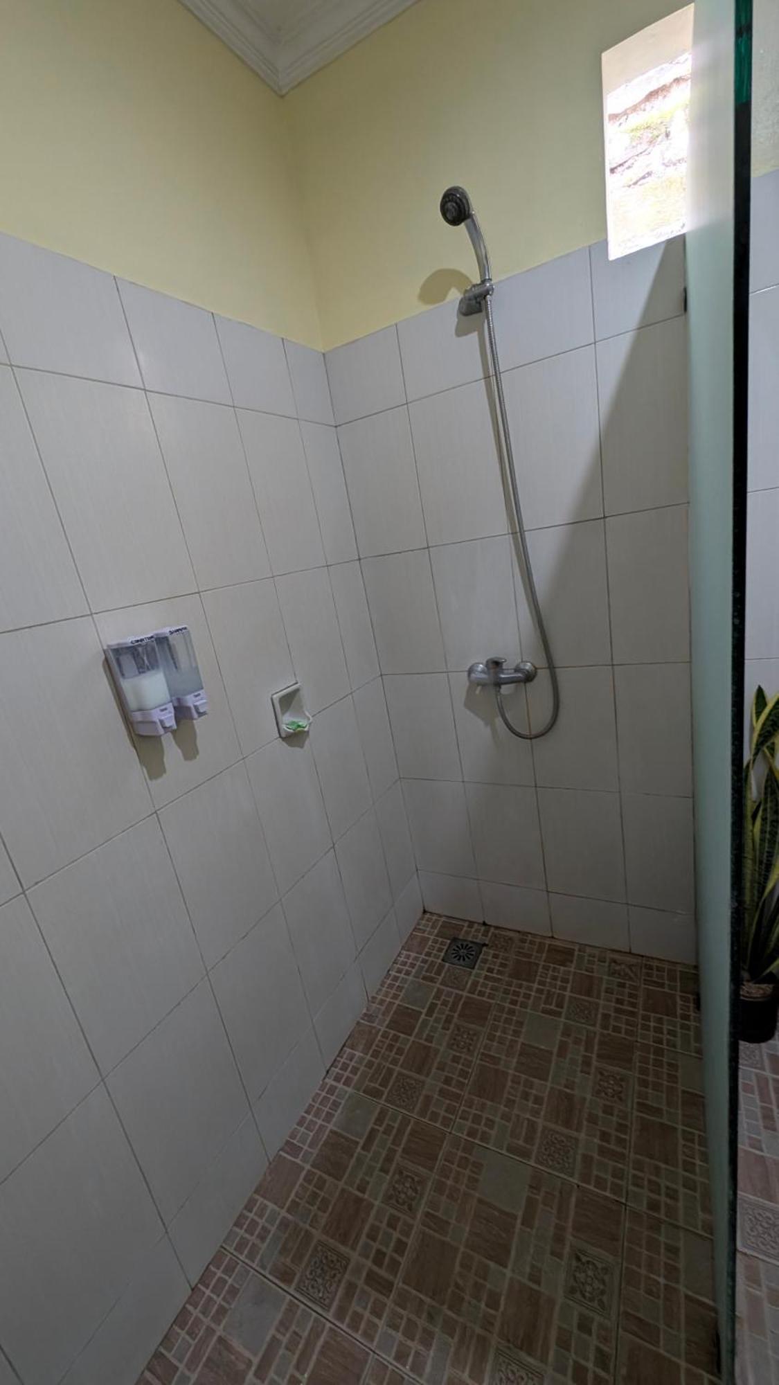 Krisda Ubud Guest House ภายนอก รูปภาพ
